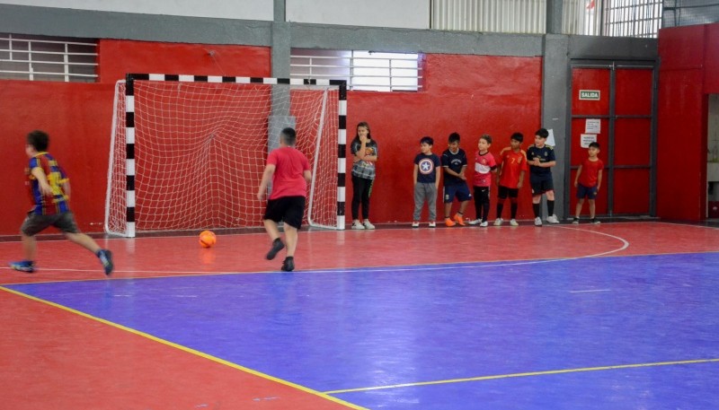 La escuela de fútbol Infantil del Benjamín Verón de Río Gallegos sigue con su tarea formativa