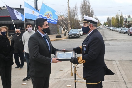 Lisandro De la Torre junto a autoridades.