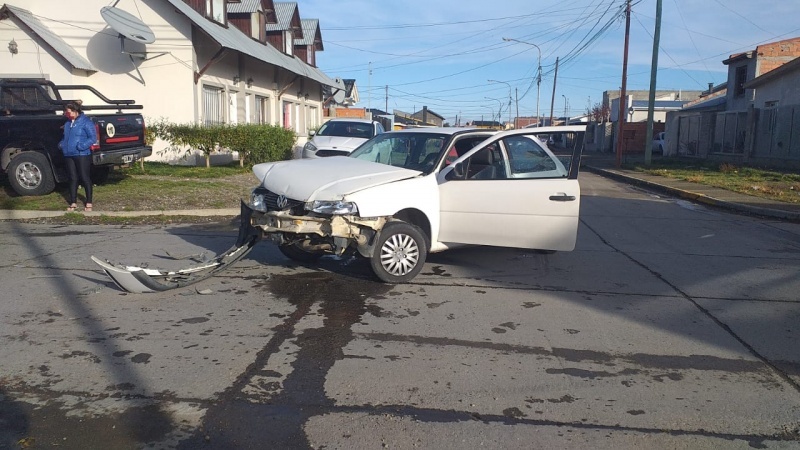 Quedó destrozado en el frente. (C.G)