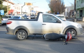 Una mujer herida tras ser embestida por un vehículo