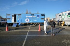 La Unidad Sanitaria Móvil continua hisopando en el predio de Carrefour