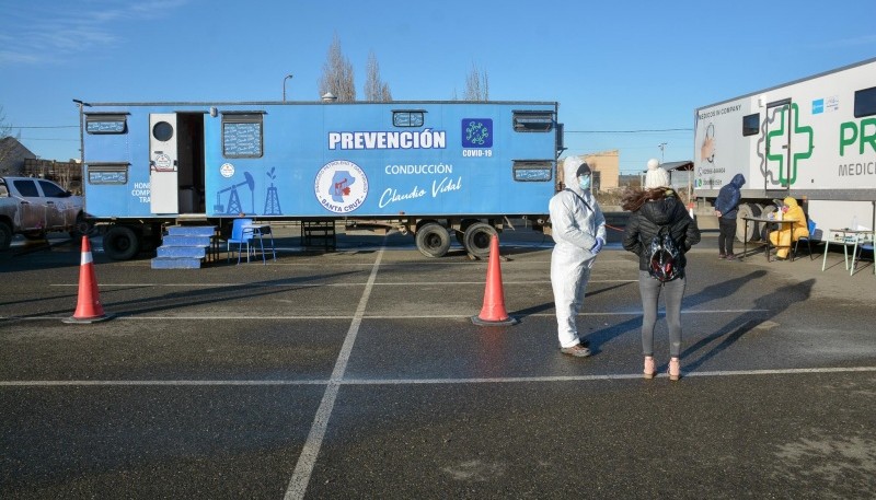 La Unidad Sanitaria Móvil continua hisopando en el predio de Carrefour 