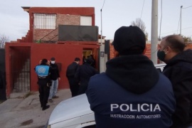 Allanamiento por robo de vehículos en Trelew