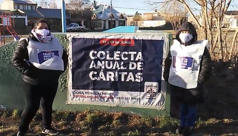 Carolina y Julieta, parte integrante de la actividad de Cáritas en la Laguna de los Patos. 