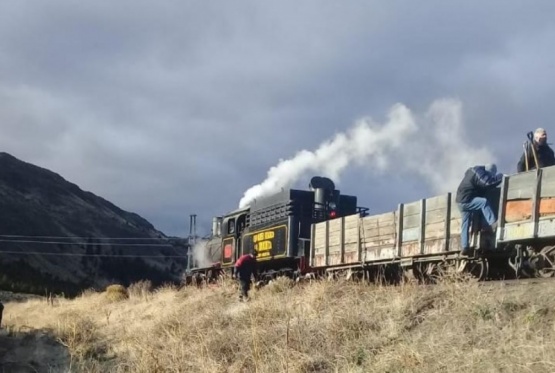 La Trochita realizó nueva salida de prueba