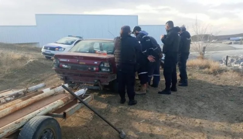 Dos hombres fueron detenidos mientras intentaban robar caños tubing de un galpón privado de la localidad de Comodoro Rivadavia. (Foto: El Patagónico)