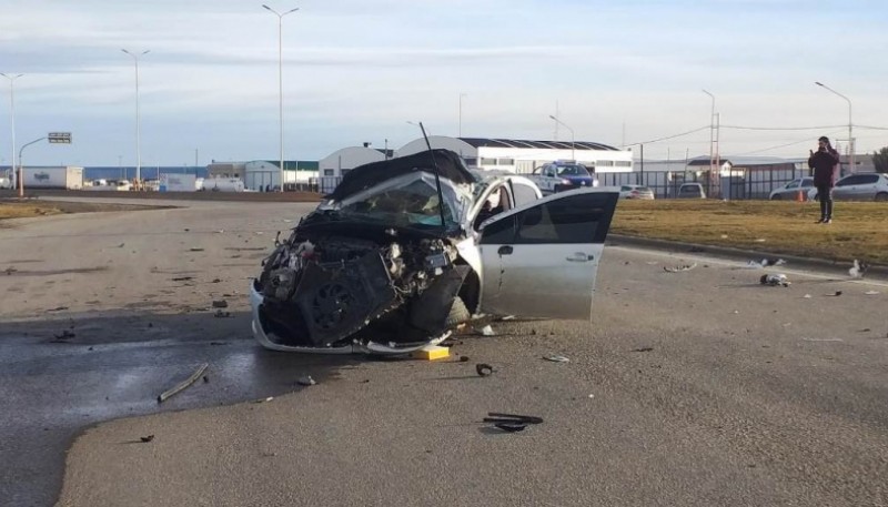 El Peugeot 308 tras el siniestro vial (Foto: C.Robledo).