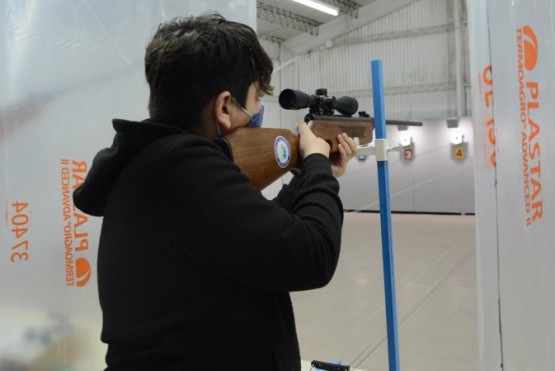 Buen nivel se vio en el debut de las Armas Neumáticas.