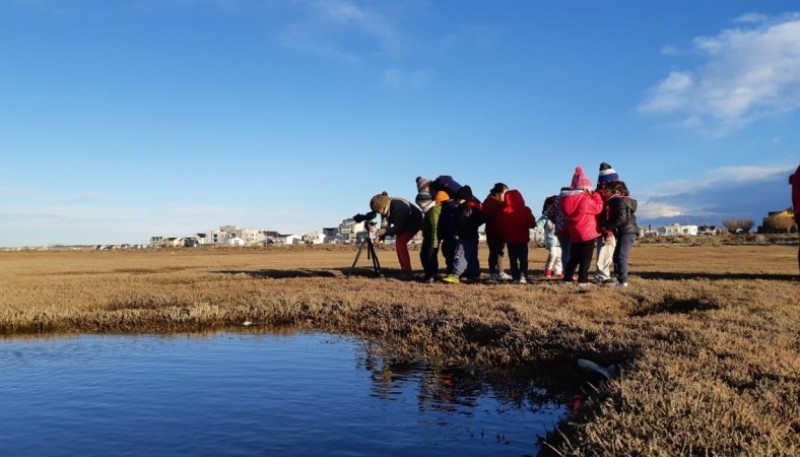 Actividades de invierno con niños en el Estuario del río Gallegos, organizadas por la Asociación Ambiente Sur (Foto archivo 2019).