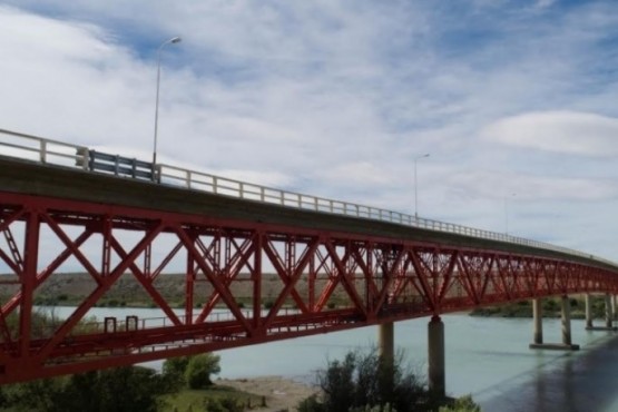 Vialidad realizará trabajos de bacheo en el puente sobre el Río Santa Cruz