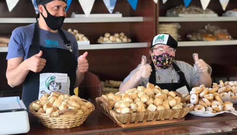 Ya abrió la panadería Jaqui en calle Prefectura Naval Argentina al 800.