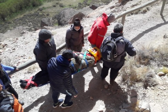 Protección Civil capacitó a personal en la Cueva de las Manos.