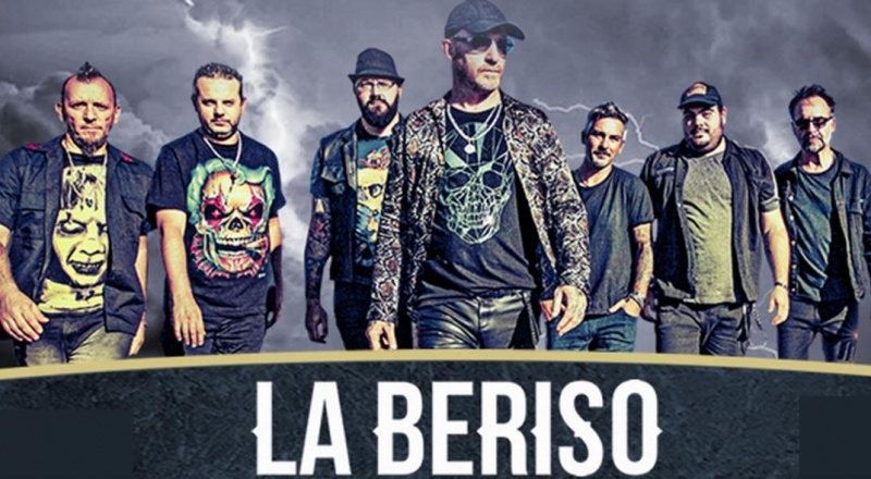 La Beriso entre las bandas de la grilla.