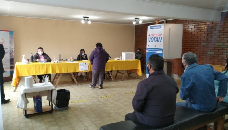 Chilenos votaron en el Consulado.