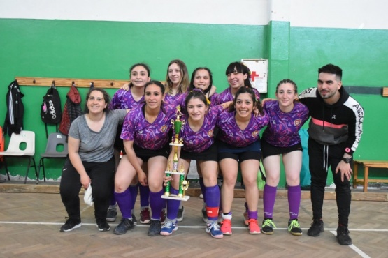 Las chicas se llevaron el premio mayor. 