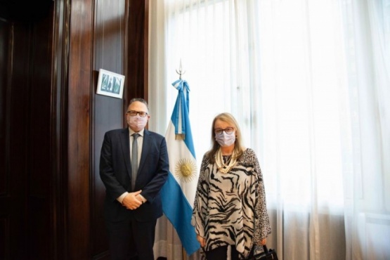 Matías Kulfas junto a Alicia Kirchner.