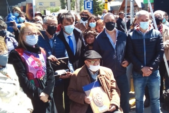 Homenajearon al vecino residente con mayor antigüedad en Río Gallegos (foto JCC)