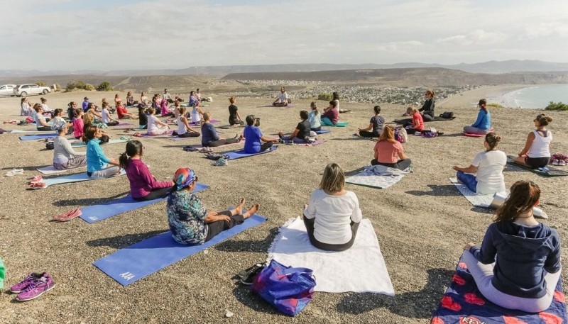 Yoga al aire libre en Rada Tilly