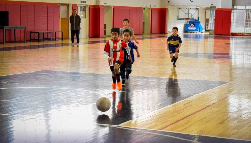 Hay diversas disciplinas para que los chicos puedan practicar.