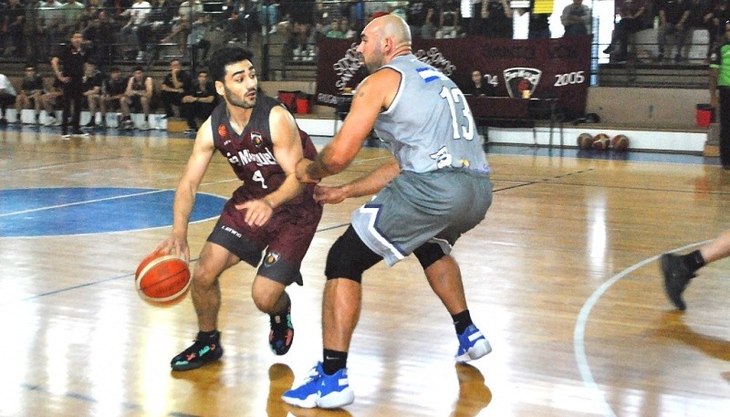 Durante el partido el Santo tuvo buenas y malas. (J. C. C.)