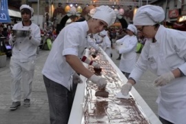 Harán la barra de chocolate más larga del mundo en Bariloche