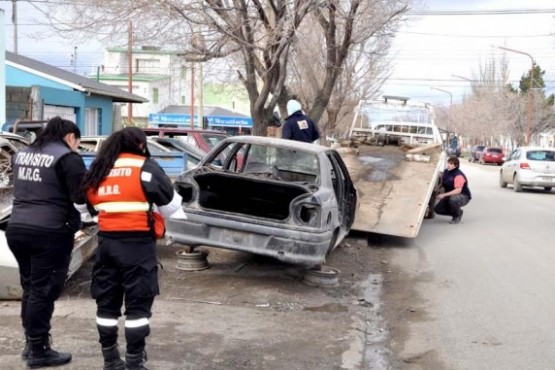 Notificarán a talleres por contaminación sonora y autos en estado de abandono