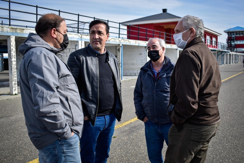 Reunión en el Autódromo. 