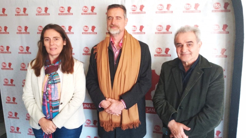 Diego Bavio (en el centro de la foto) en la reunión de “Cambia Santa Cruz”