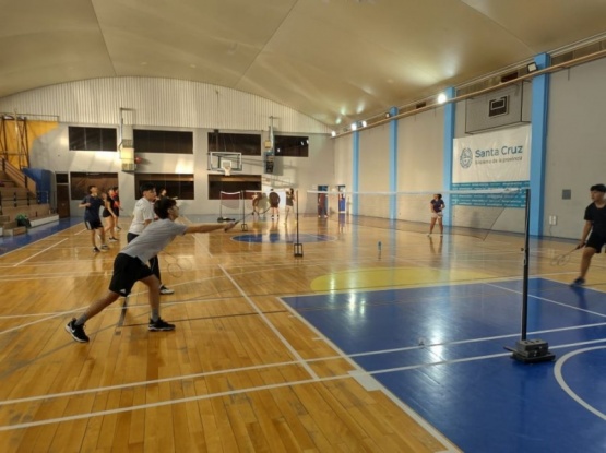 Santa Cruz define a sus representantes en Bádminton