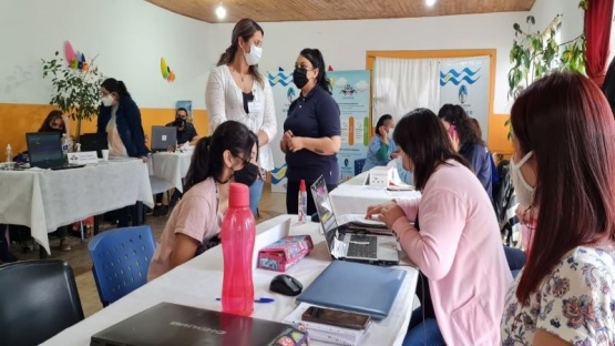 Caleta Olivia presenta programas sociales a la comunidad