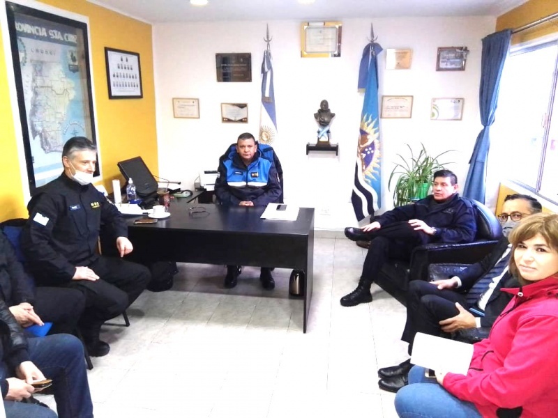 Reunión realizada entre la policía, CAME y comerciantes. 