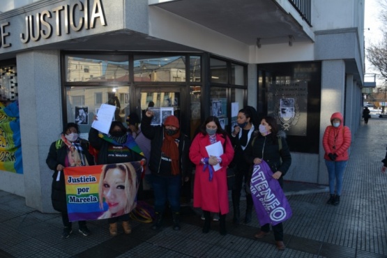 Las hermanas de Marcela Chocobar esperan que la Justicia detenga al asesino de la joven.