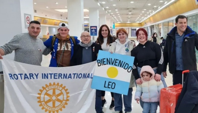 El recibimiento de Leon Meurot, el estudiante francés de intercambio.