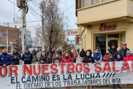 Trabajadores del INTA realizaron reclamo por mejoras salariales