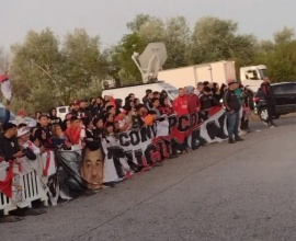 Hinchas de River se concentraron para saludar a Marcelo Gallardo en Ezeiza