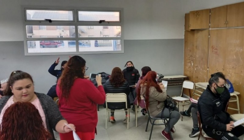 El taller busca brindar herramientas a las familias.