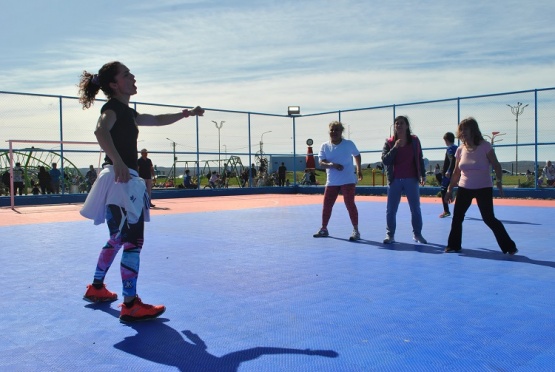 Actividades deportivas en el Parque Pirincho Roquel (J.C.C)