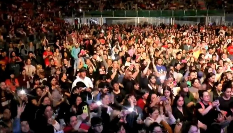 Lucas Lugo en El Calafate, celebrando el Día de las Madres. 