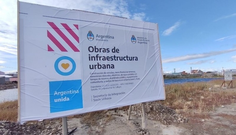 Cartel de obra en el José Font 