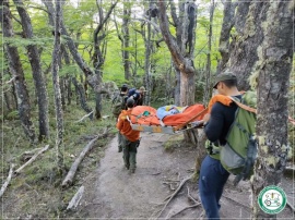 Rescatan a una turista que sufrió un esguince de tobillo