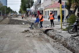 Protección Civil asiste a vecinos y vecinas en obras de Avenida Kirchner