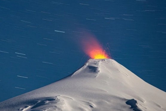 Volcán Villarrica en alerta amarilla por posible erupción. 