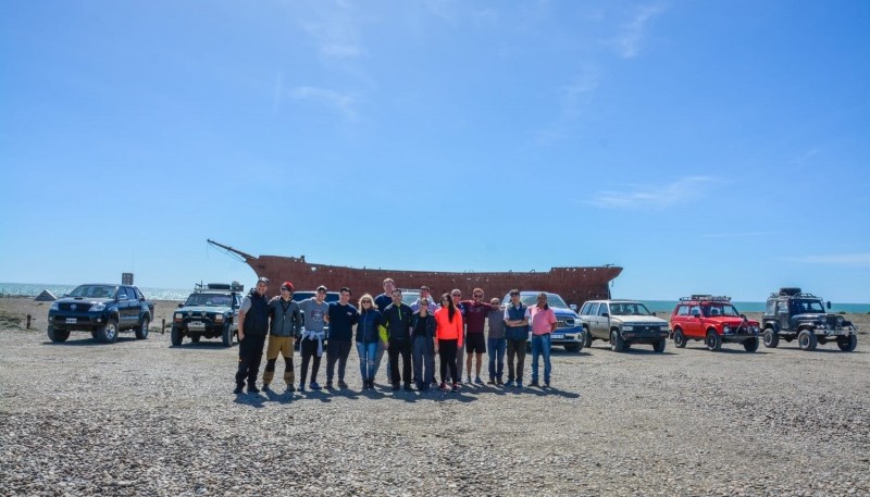 El grupo de Jeeperos que impulsan realizar una Travesía 4X4 en Punta Loyola. 