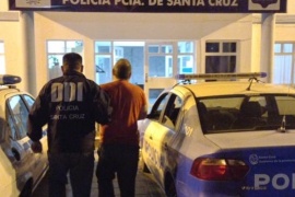 La policía detuvo a un hombre condenado por delito de abuso sexual