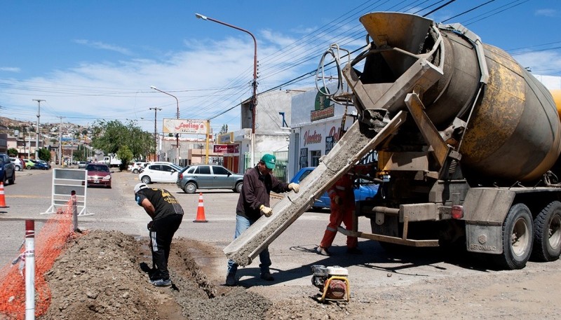 Avanzan con las reparaciones de calles céntricas afectadas por la obra de recambio de cañerías  