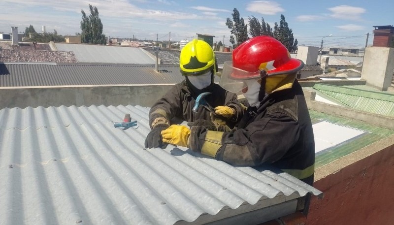 Bomberos intervinieron en diferentes hechos por las ráfagas de viento 