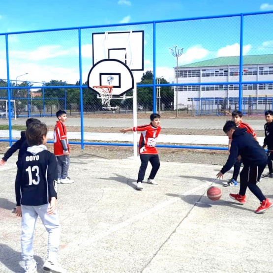 Los chicos, al aire libre