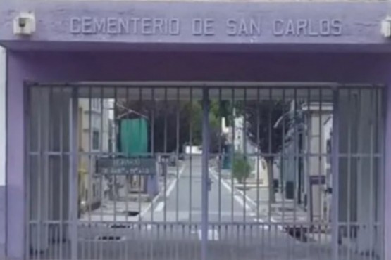 Mendoza: se le cayó la pelota dentro de un cementerio, fue a buscarla y nunca salió