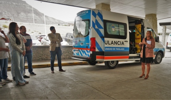 Entregaron una ambulancia de traslado en El Calafate