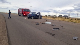 Fuerte choque entre un Ford Ka y un camión